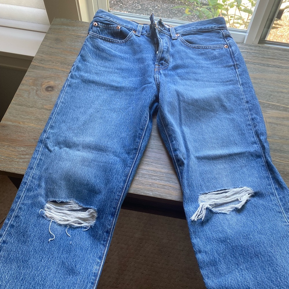 BRAND NEW NEVER WORN LEVIS WEDGIE STRAIGHT JEANS